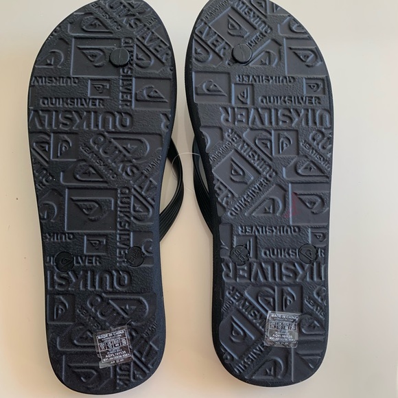 NWT- QUIKSILVER Flip Flops - Picture 4 of 4